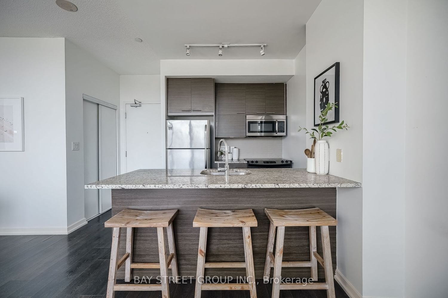 Condo sold at 202-66 Forest Manor Road, Toronto, Henry Farm, M2J 0B7 - MLS: C7023768