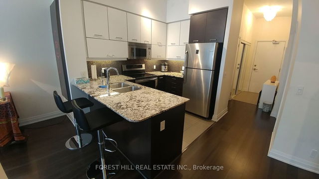 PH01 - 530 St Clair Avenue