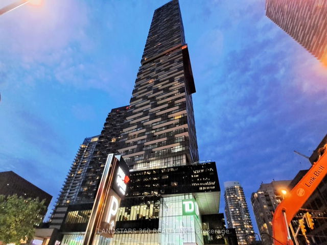 4105 - 8 Eglinton Avenue