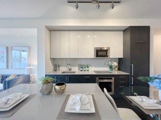 906 - 330 richmond Street