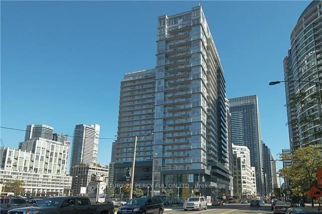 802 - 352 Front Street