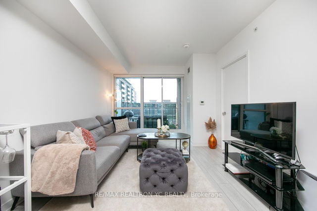 533 - 31 Tippett Road