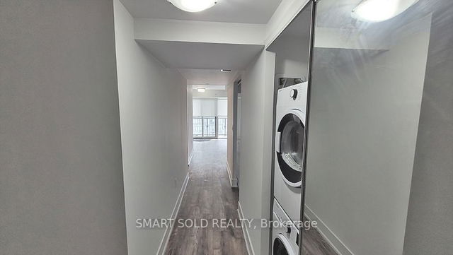 1203 - 955 Bay Street