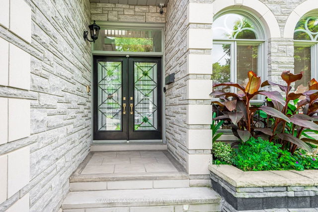 345 Kingsdale Avenue