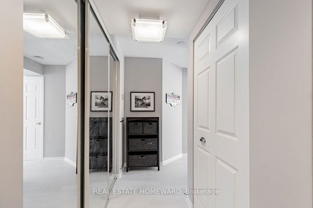 1102 - 330 Adelaide Street