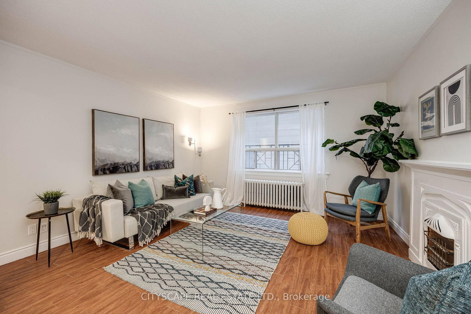 Listing Image 4