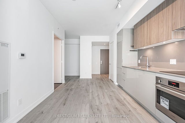 1208 - 161 Roehampton Avenue