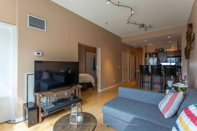 210 - 208 Queens Quay