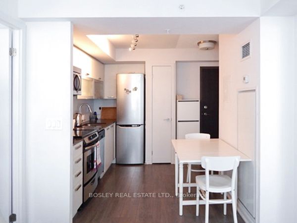 1215W - 36 Lisgar Street