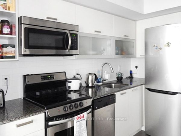 1215W - 36 Lisgar Street