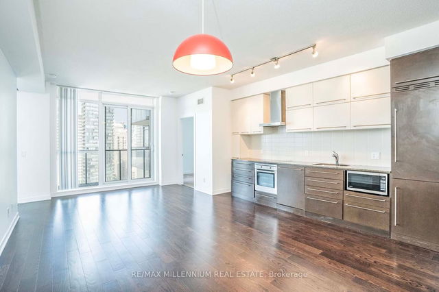 2212 - 770 Bay Street