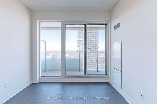 4310 - 2221 Yonge Street