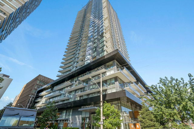 802 - 30 Roehampton Avenue
