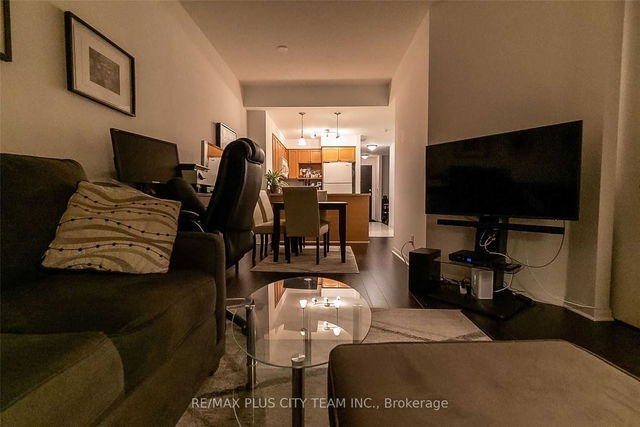 3706 - 18 Yonge Street