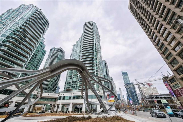1410 - 10 Yonge Street