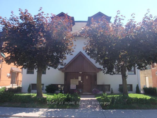 9 Albany Avenue