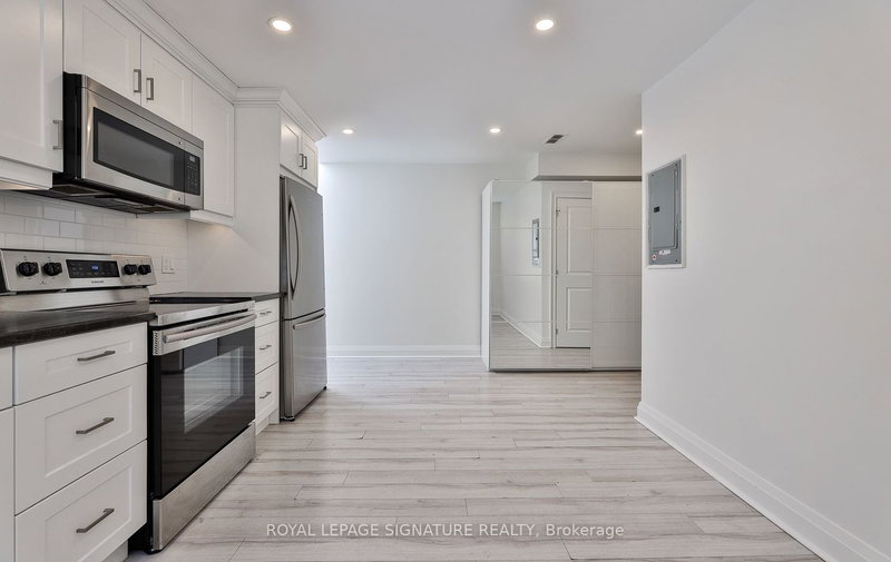 3rd Lvl - 995 Bloor St W, Toronto, M6H 1M1 | Image 2