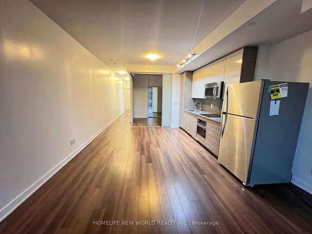 1405 - 210 Simcoe Street