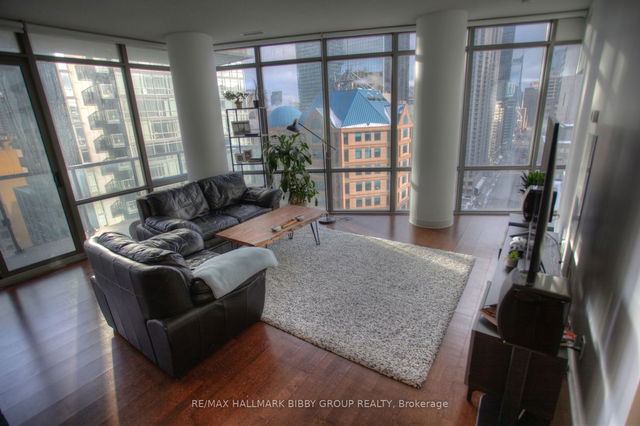 1508 - 832 Bay Street