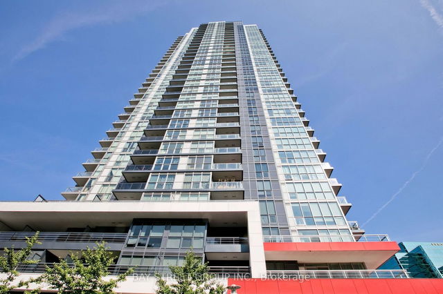 2004 - 88 Sheppard Avenue