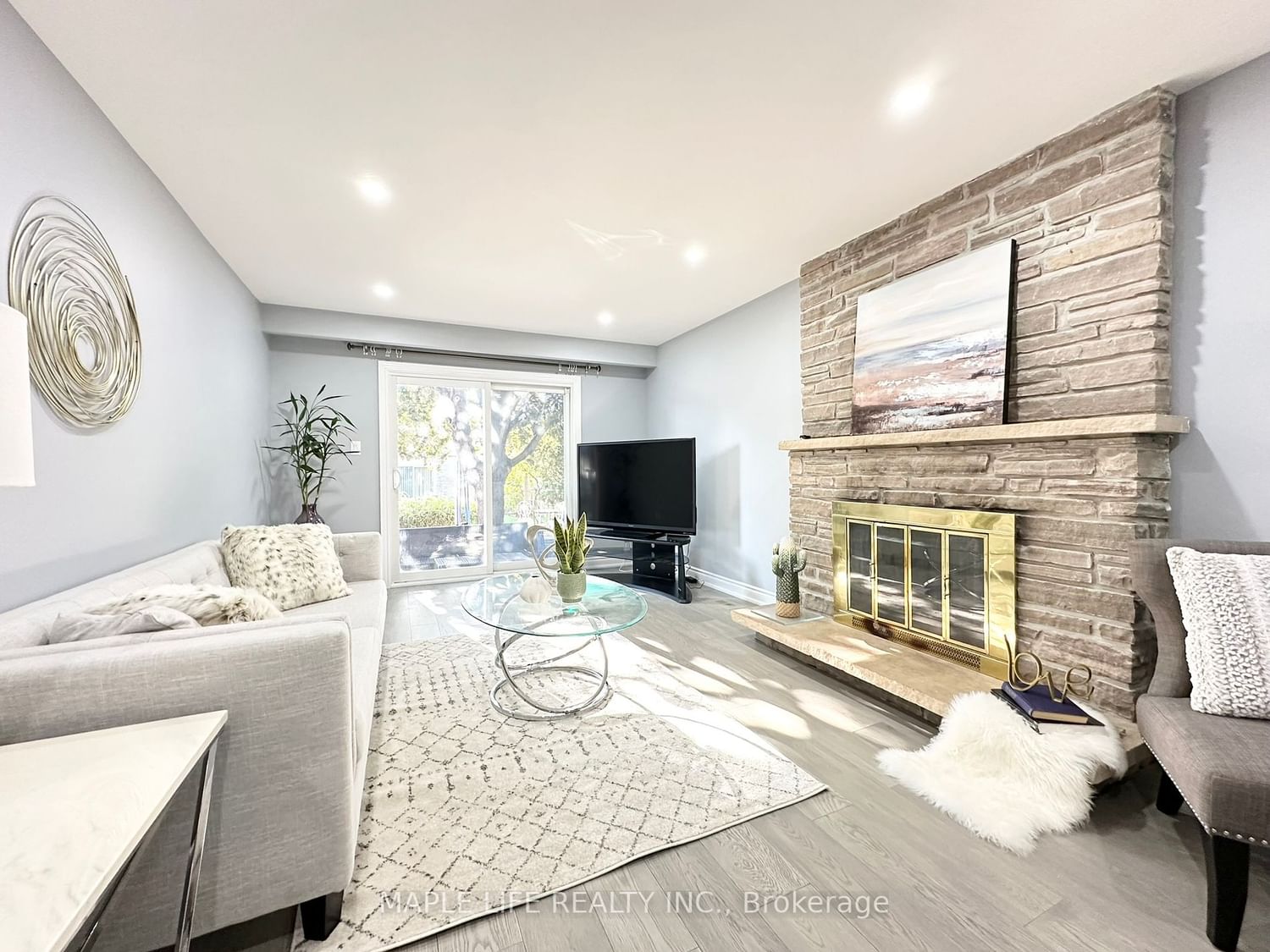 Listing Image 22