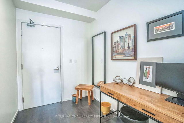 403 - 159 Dundas Street