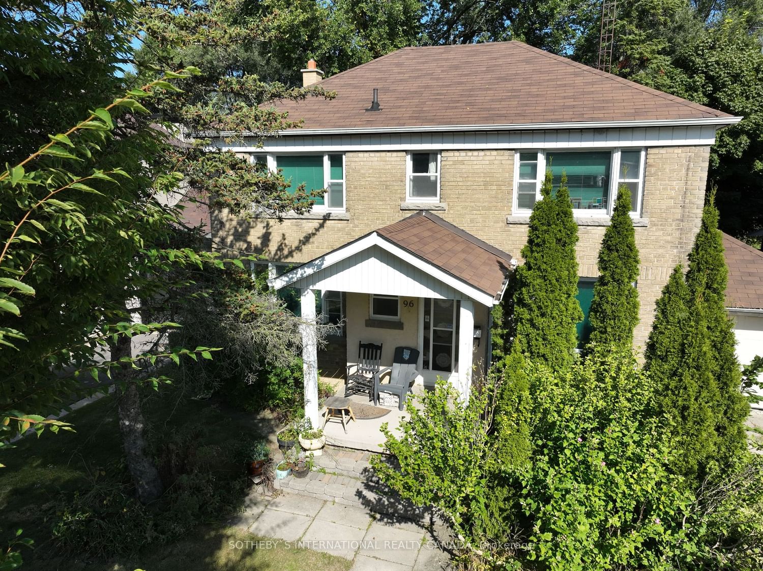 Listing photo 2