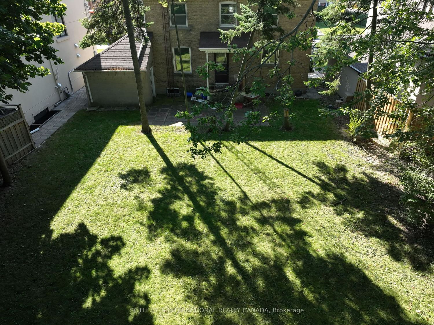 Listing photo 3