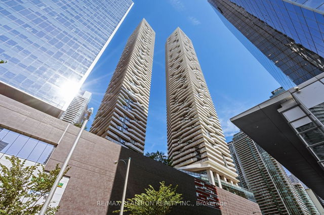 3705 - 100 Harbour Street