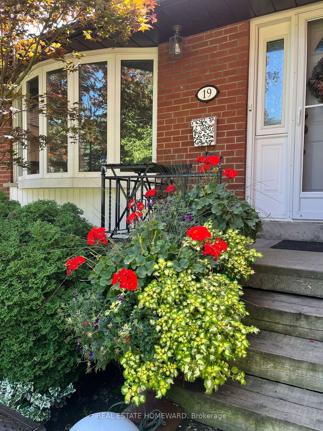 19 Muircrest Drive