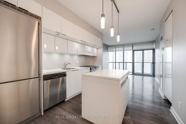 3903 - 110 Charles Street