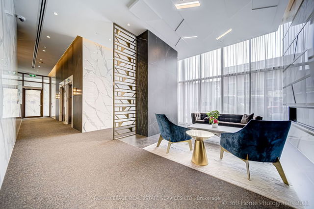 405 - 151 Avenue Road