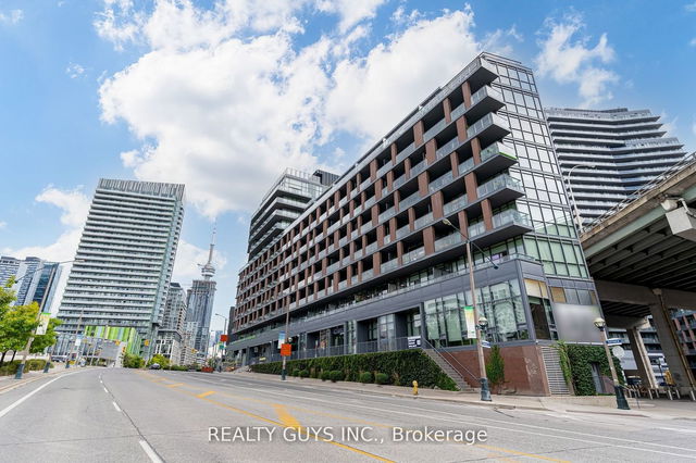 817 - 169 Fort York Boulevard