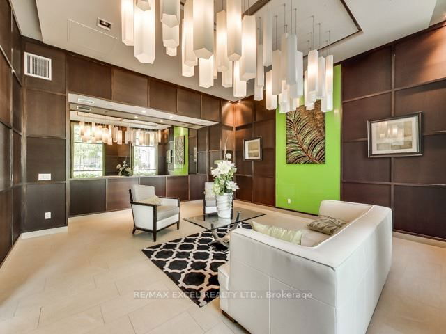 803 - 5740 Yonge Street