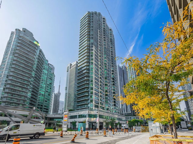 1404 - 10 Yonge Street