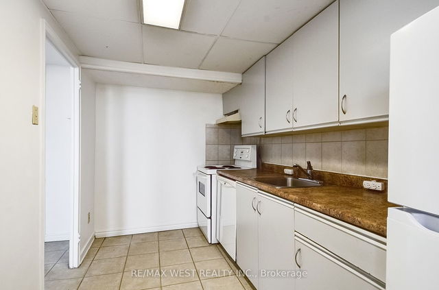 603 - 740 Eglinton Avenue