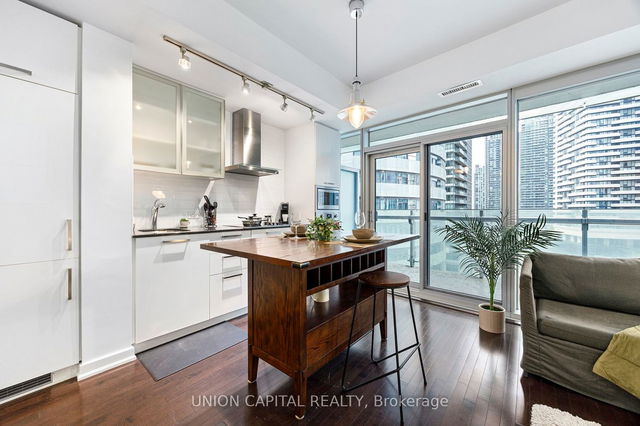 1211 - 12 York Street