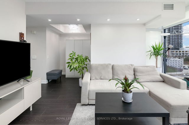 507 - 72 Esther Shiner Boulevard