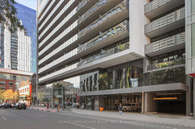1708 - 330 Richmond Street