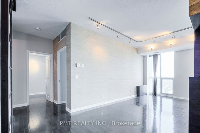 Ph301 - 4978 Yonge Street