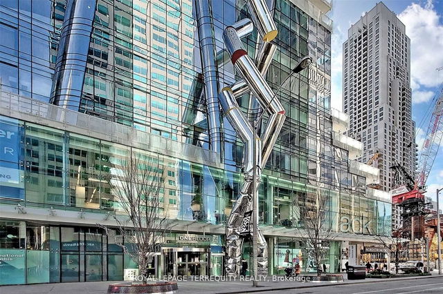 2712 - 1 Bloor Street