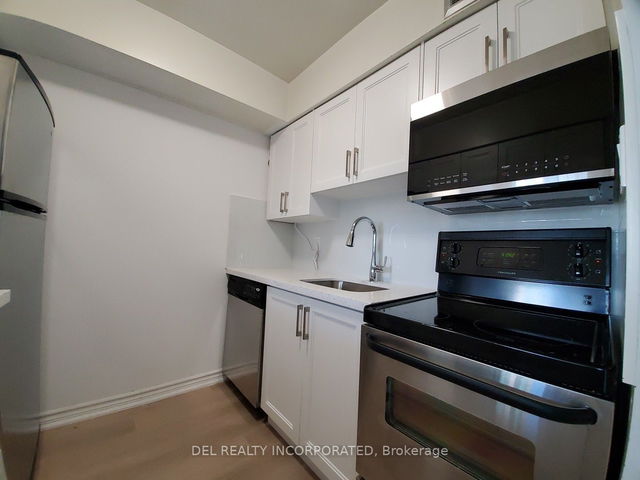2622 - 633 Bay Street