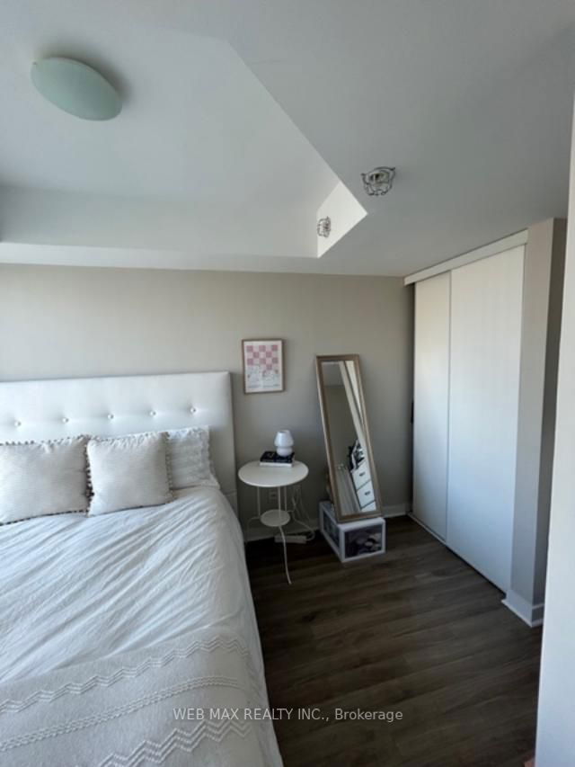 1102 - 20 Joe Shuster Way