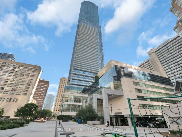 2105 - 386 Yonge Street