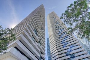 4111 - 88 Harbour Street