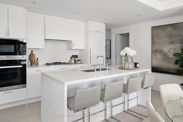 403 - 2781 Yonge Street