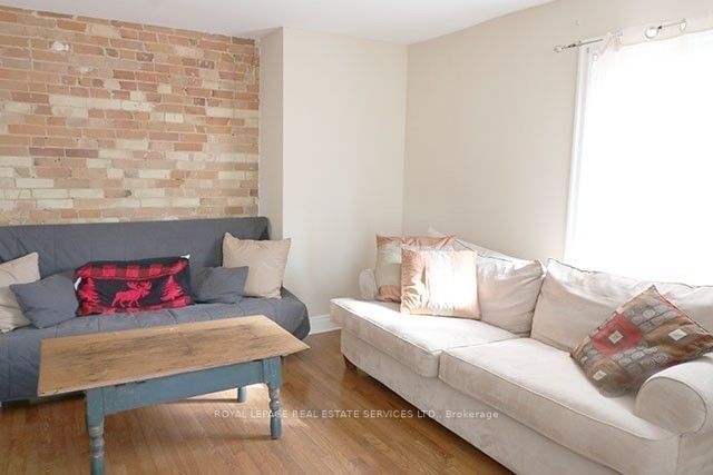 Semi-Detached House leased at 2-390 Huron Street, Toronto, University, M5S 2G6 - MLS: C7047212