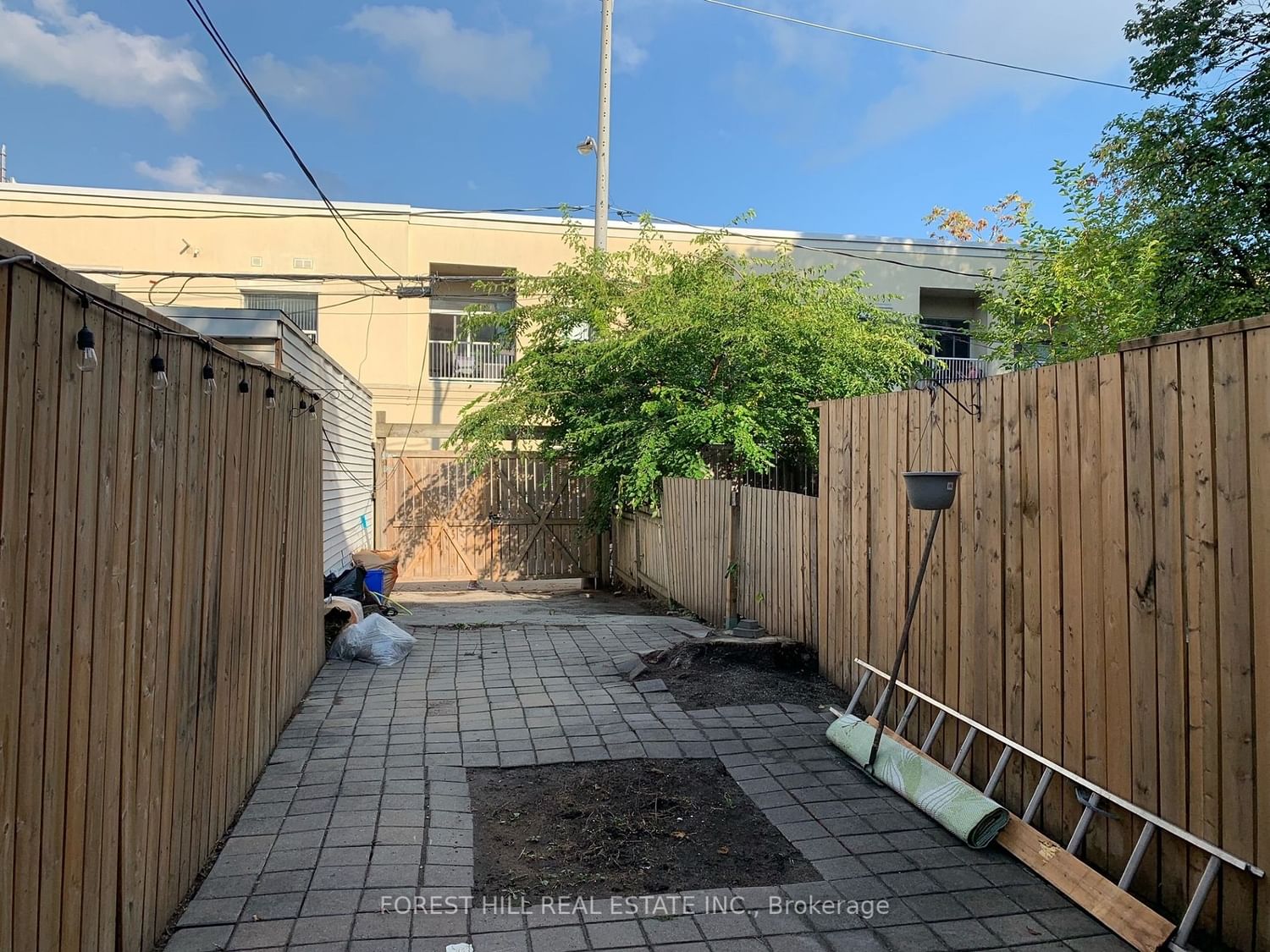 Listing Image 5