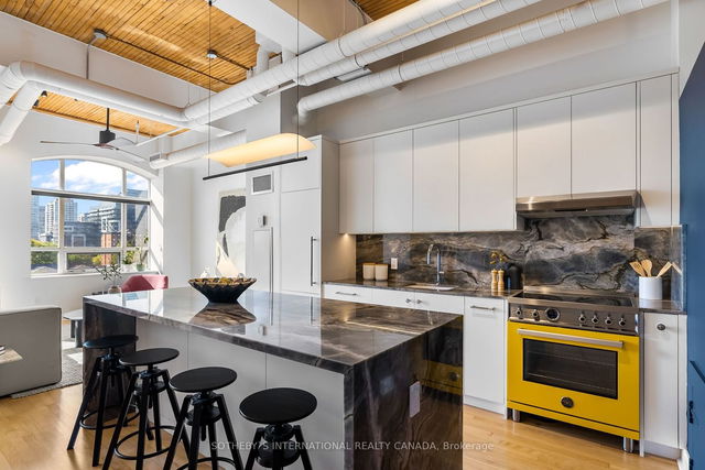 409 - 993 Queen Street