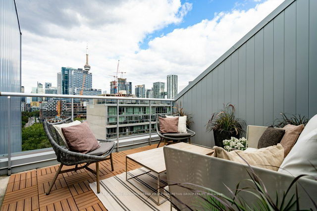 1008 - 60 Bathurst Street